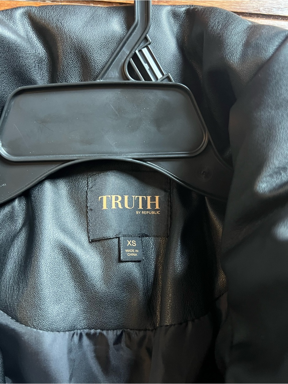 Truth by Republic XS Women's Black Puffer Jacket - Faux Leather Insulated Coat - Picture 5 of 9